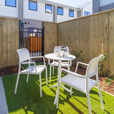 Beachside Bliss: 1 Bed 1 Bath Christchurch Bagian luar foto