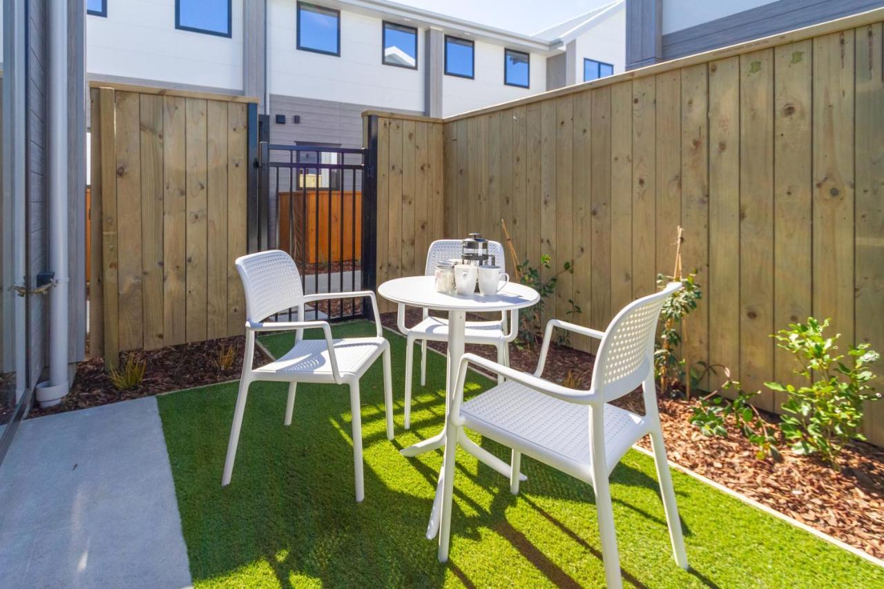 Beachside Bliss: 1 Bed 1 Bath Christchurch Bagian luar foto